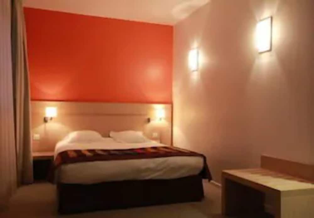 Esatitude Hôtel Comfort Double Room, 1 Queen Bed 4