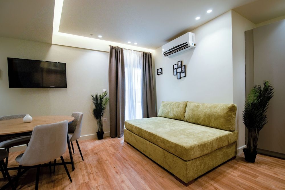 Premium Penthouse, 2 King and Sofa Bed, City View, Balcony