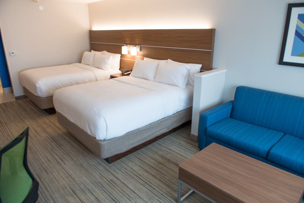Suite, 2 Queen Beds, Accessible (Communications)