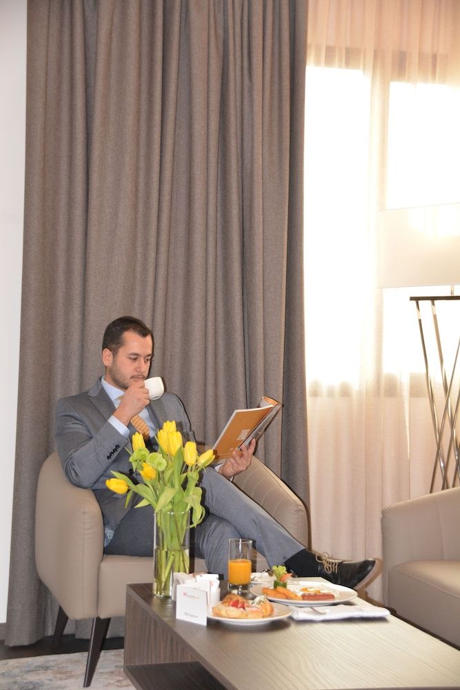 Swiss-Belboutique Bneid Al Gar Kuwait Superior King Room 10