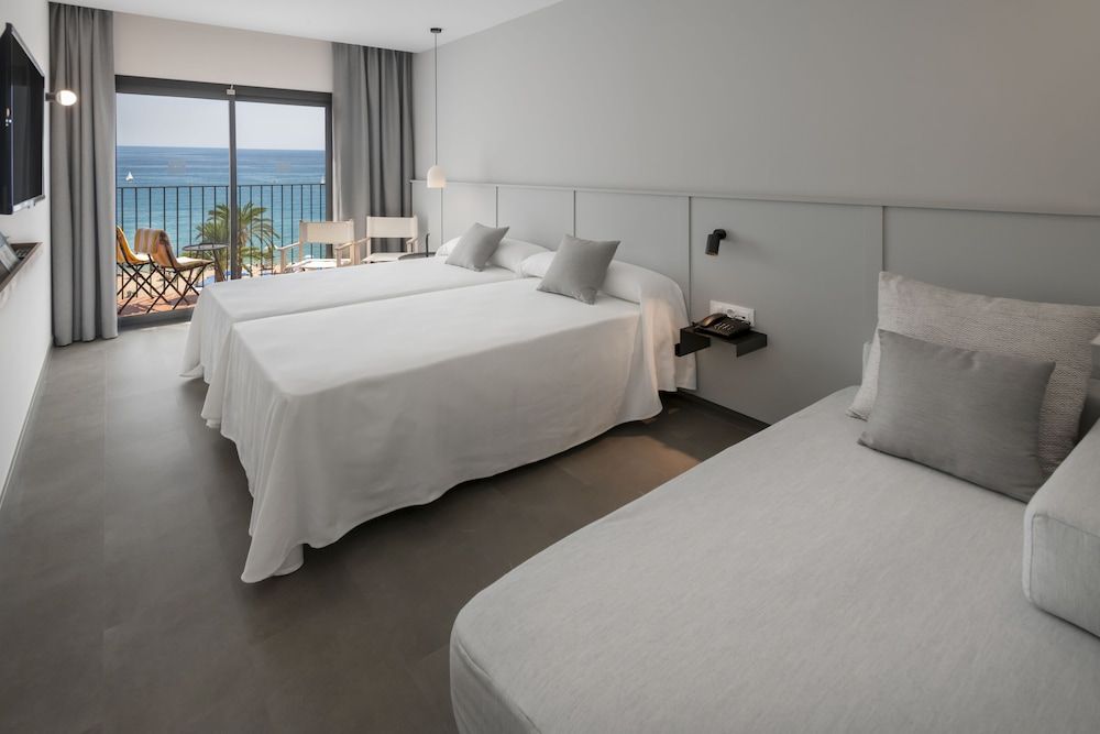 Standard Double or Twin Room, City View