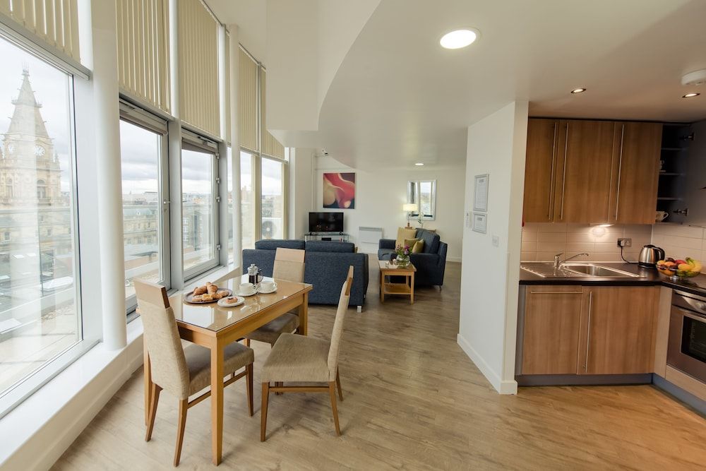 undefined PREMIER SUITES Liverpool 7