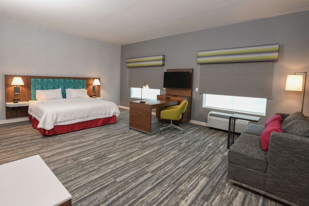 Room, 1 King Bed, Microwave