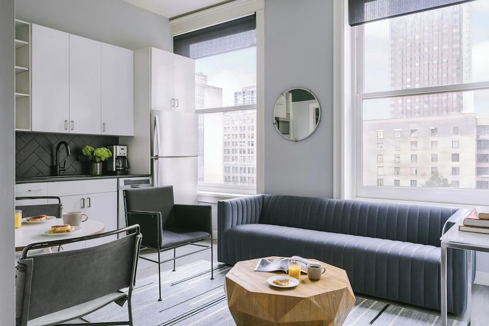 undefined Sonder by Marriott Bonvoy The Plymouth Apartments Loop