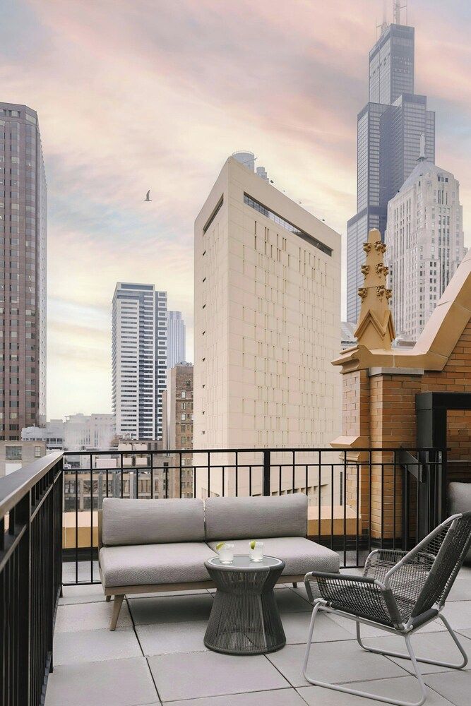 undefined Sonder by Marriott Bonvoy The Plymouth Apartments Loop 2