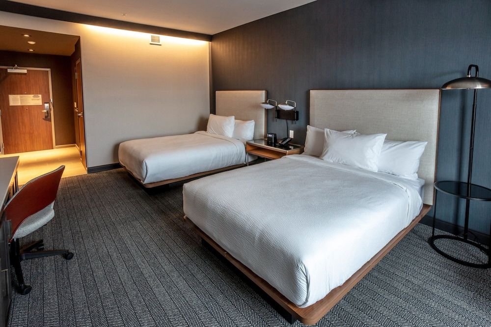 Room, 2 Queen Beds (Mobility/Hearing Access, Roll-in Shwr)