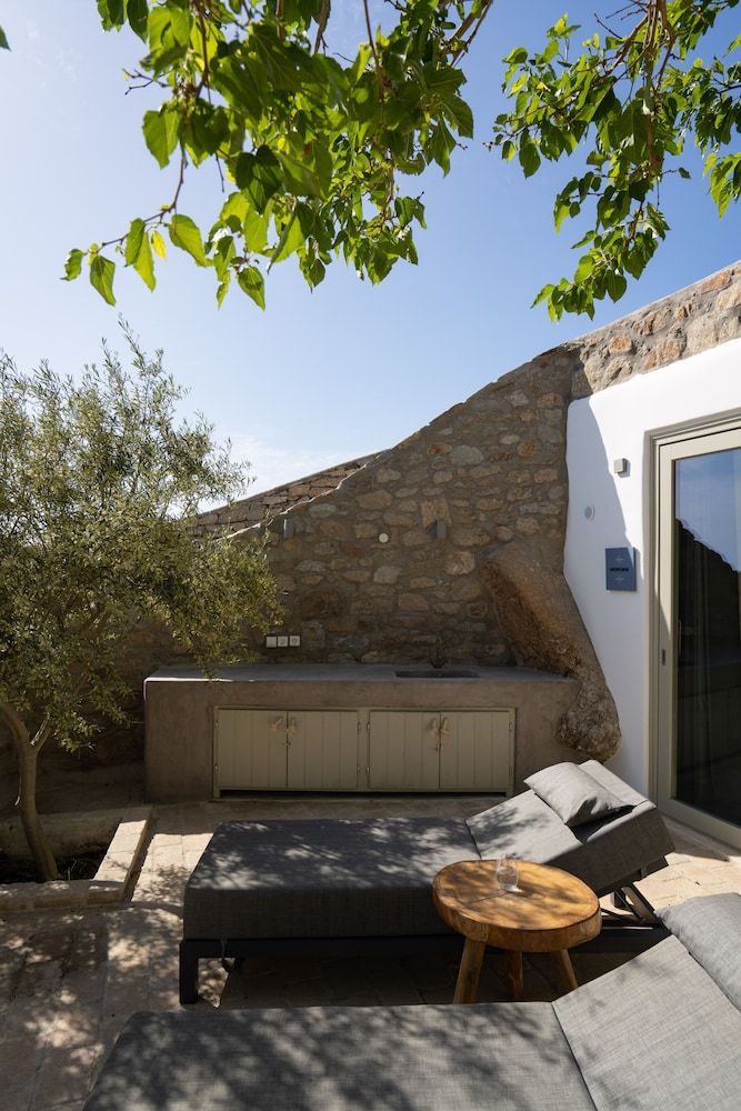 undefined Ikies of Mykonos 10