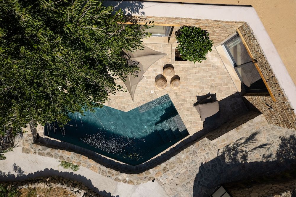 undefined Ikies of Mykonos 2