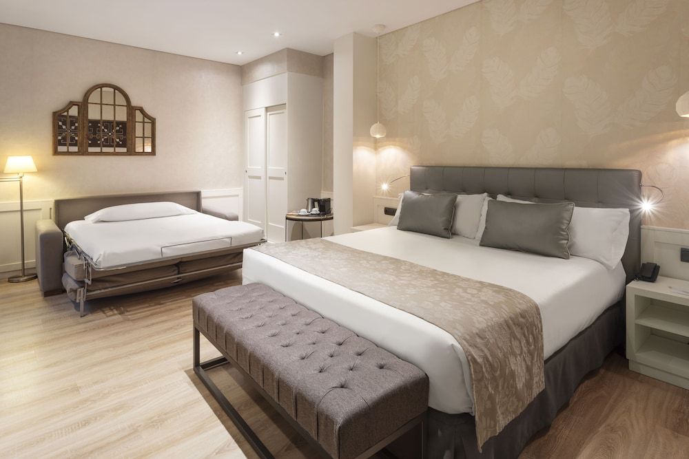 undefined Catalonia Puerta del Sol 9