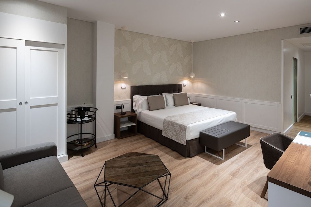 undefined Catalonia Puerta del Sol 8