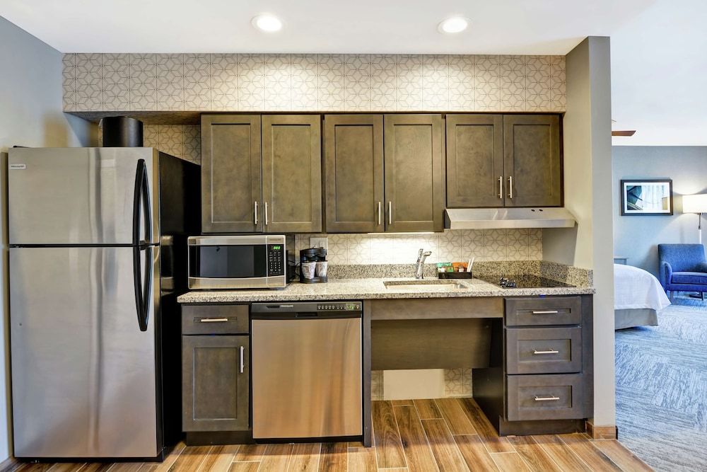 Studio, 1 King Bed, Accessible, Bathtub