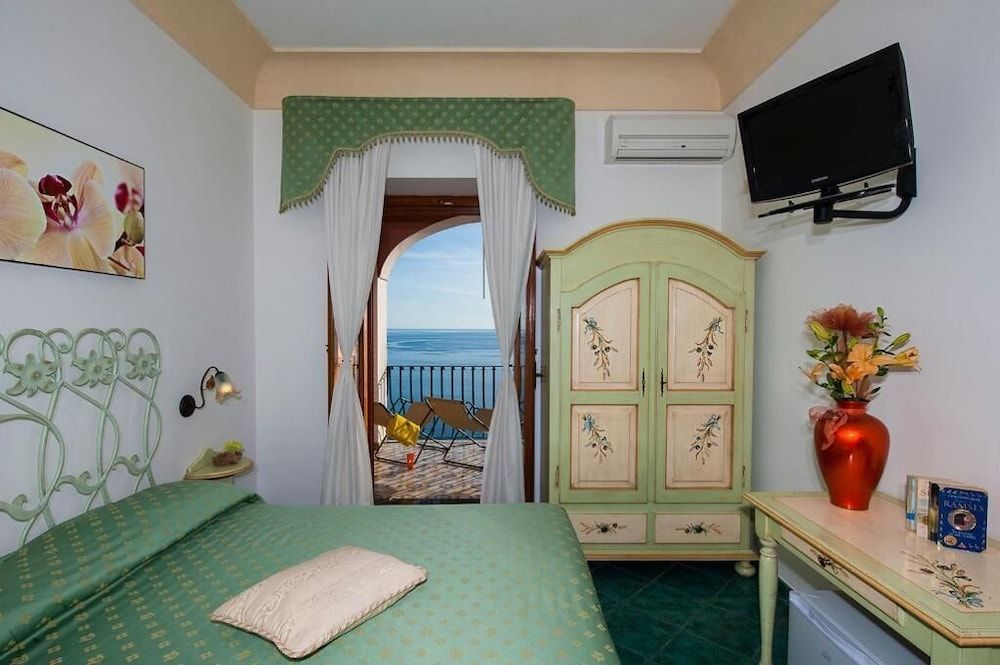 Hotel Il Gabbiano Panoramic Double Room, Sea View 5