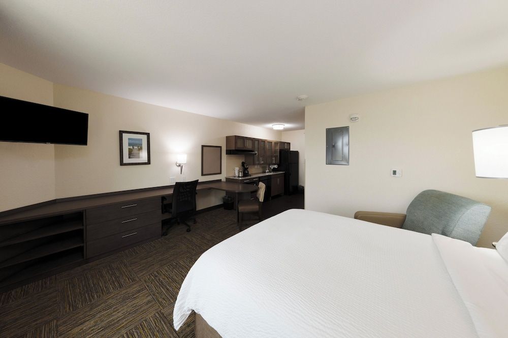 Studio Suite, 1 Queen Bed, Accessible Bathtub (Mobility)