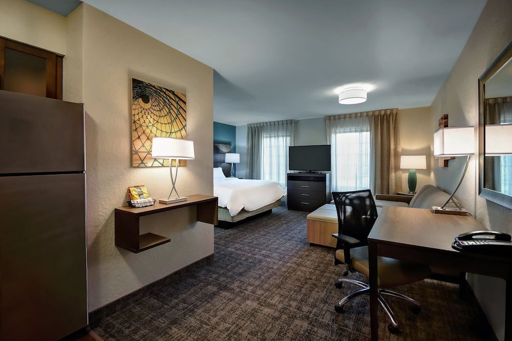 Studio Suite, 1 King Bed with Sofa bed, Kitchen