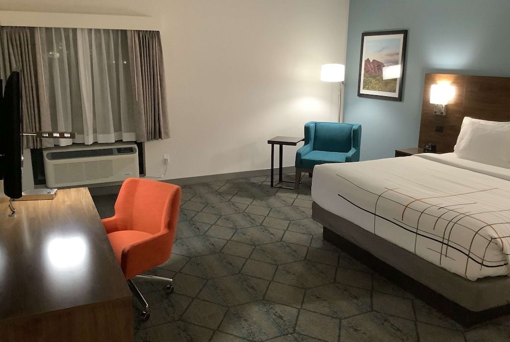 Room, 1 King Bed, Accessible, Non Smoking (Mobility)