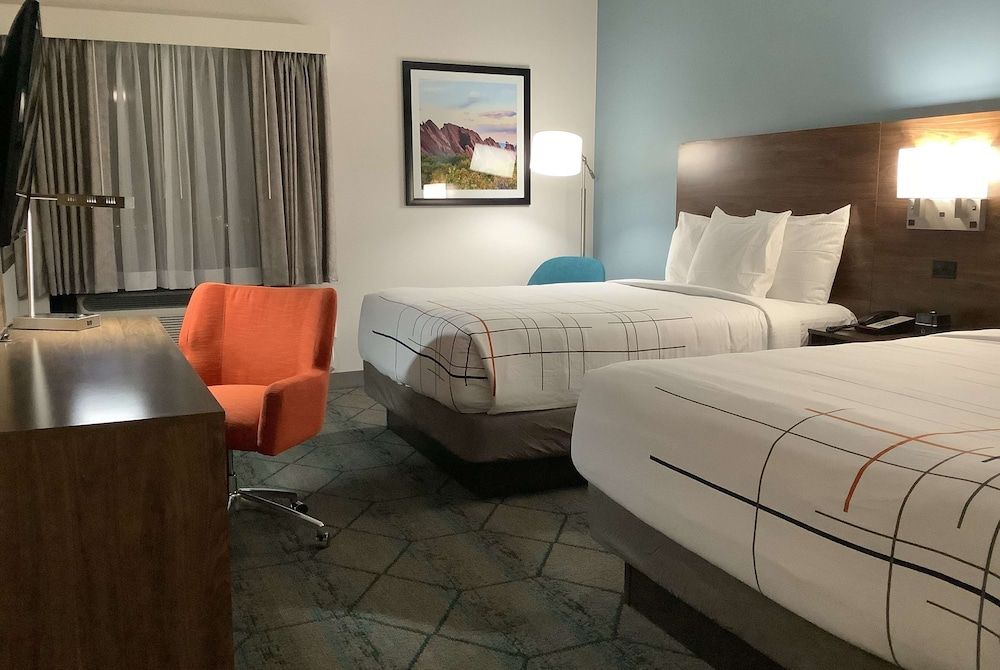 Deluxe Room, 2 Queen Beds, Accessible, Non Smoking (Mobility, Bathtub w/ Grab Bars)