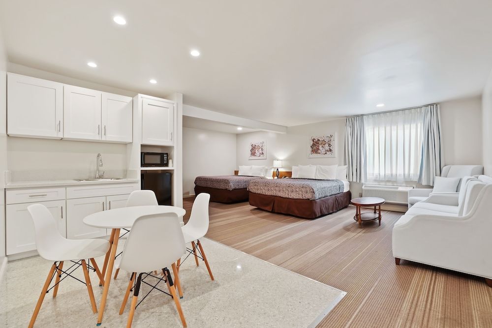 undefined Brookhurst Plaza Inn 3