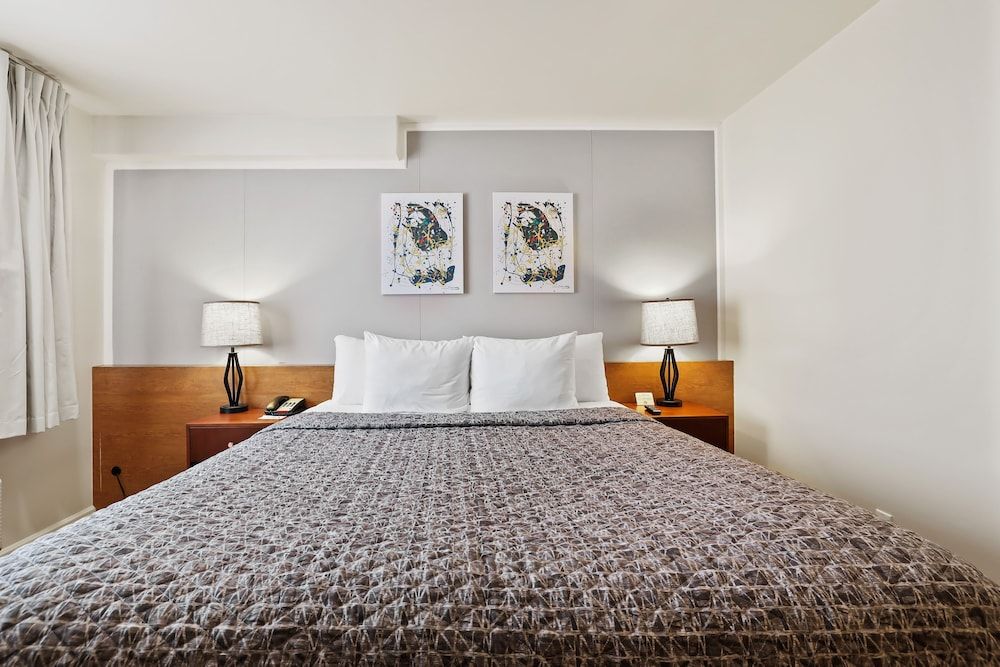 undefined Brookhurst Plaza Inn 2