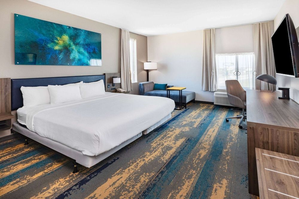 Room, 1 King Bed, Accessible, Non Smoking (Mobility Bathtub w/Grab Bars)
