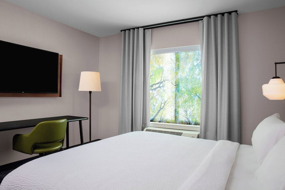 Standard Room, 1 King Bed