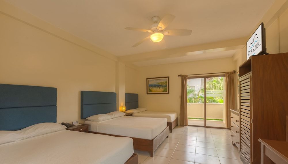 Triple Room, Multiple Beds, Pool View