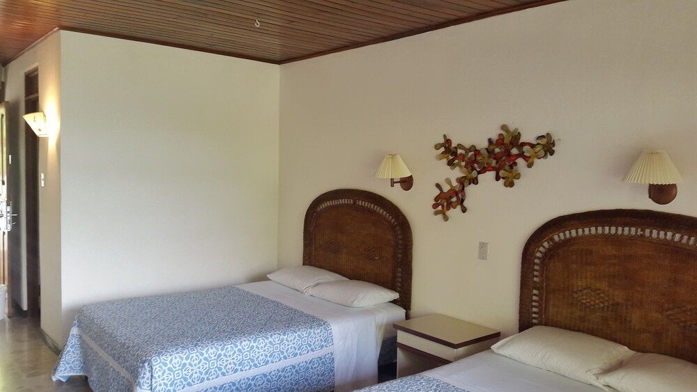 Standard Room, 2 Double Beds (Facing Main Street)