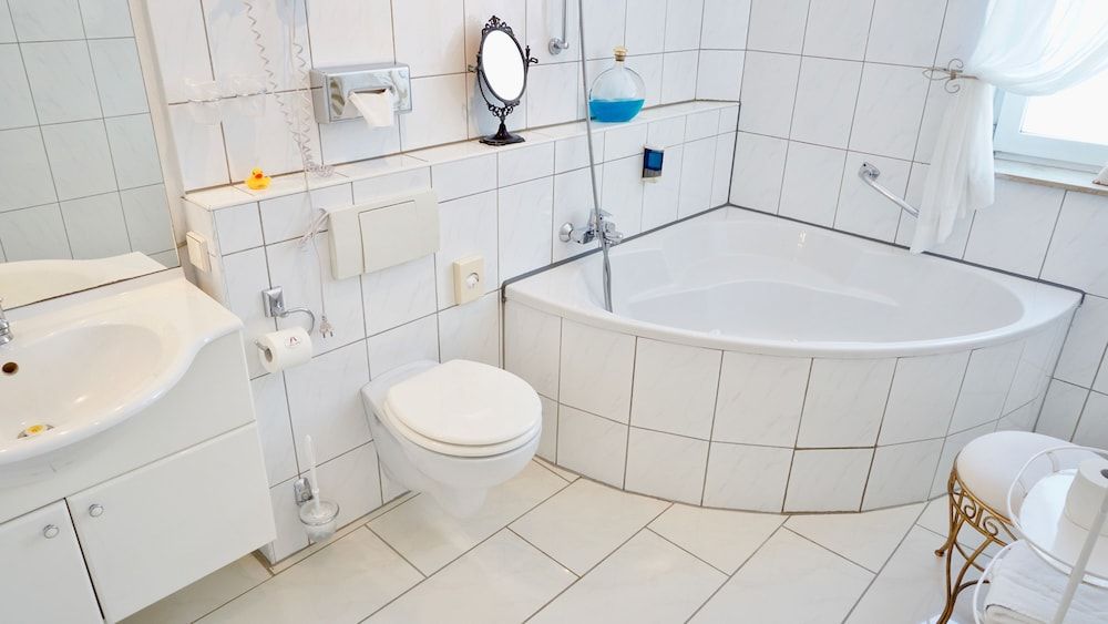 Hotel Alpha Economy Double Room (stairs required) 5