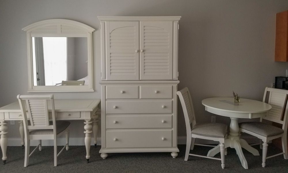 River Hotel of Southport Deluxe Double Room, 2 Queen Beds, Balcony, River View 8