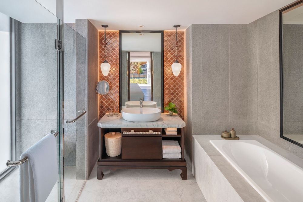 Suite, 2 Bedrooms, Balcony, Pool View