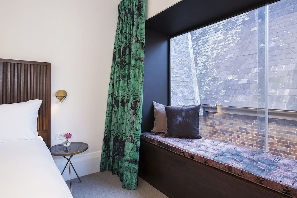 Crystalbrook Albion Master 10