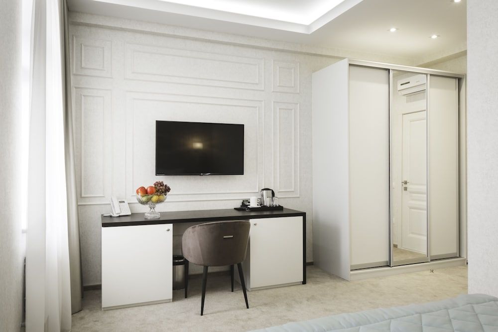 Roxen Hotel&Spa Standard Double Room, 1 King Bed with Sofa bed 2