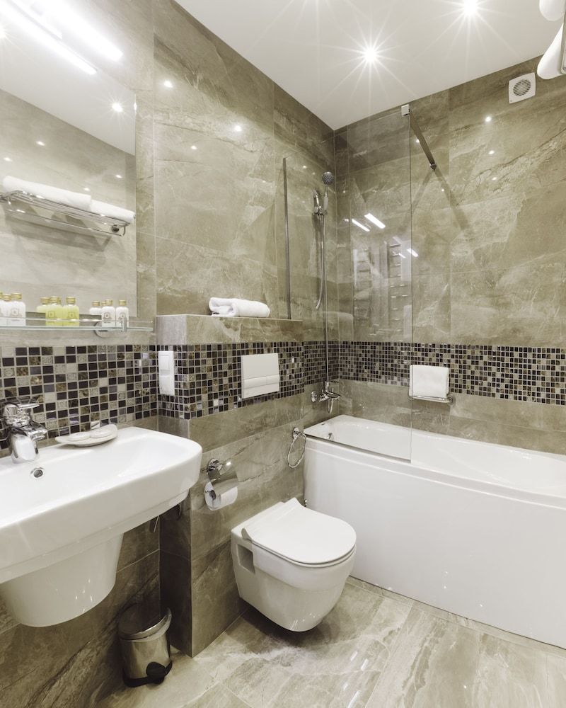 Roxen Hotel&Spa Standard Double Room, 1 King Bed with Sofa bed 3