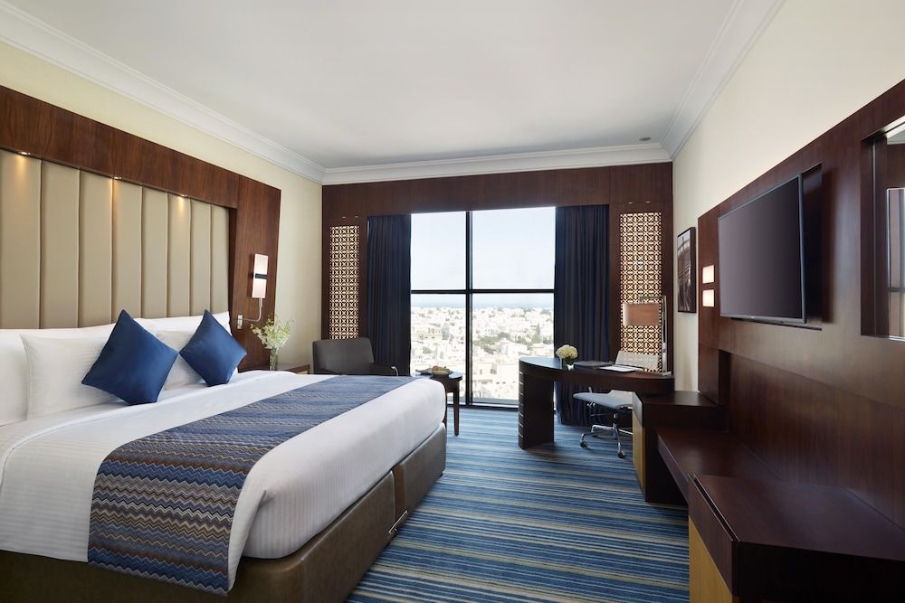 Royal Tulip Muscat Superior Room, 1 King Bed