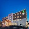 Holiday Inn Express & Suites Medford by IHG
