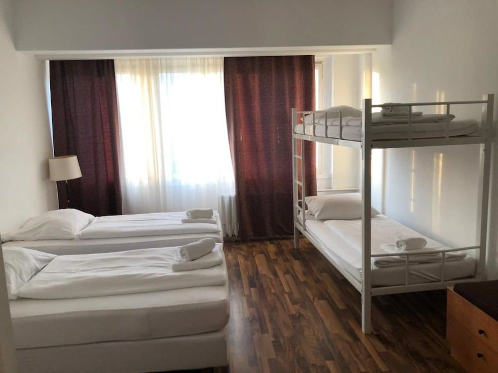 undefined Ootel.com 8