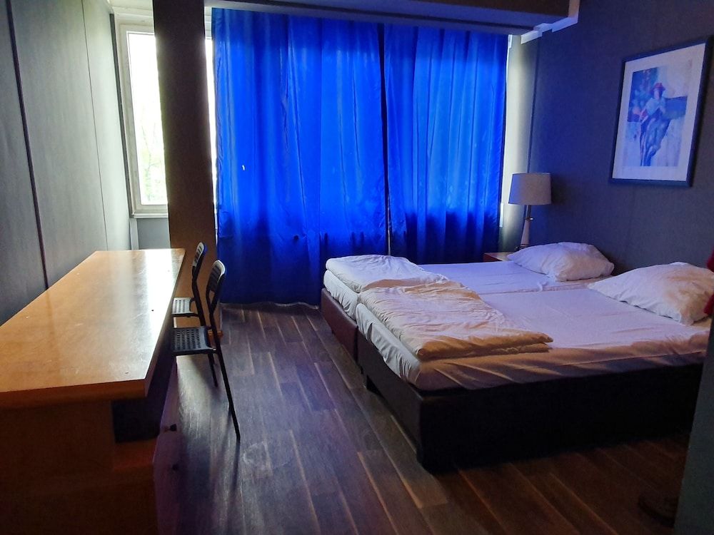 undefined Ootel.com 4