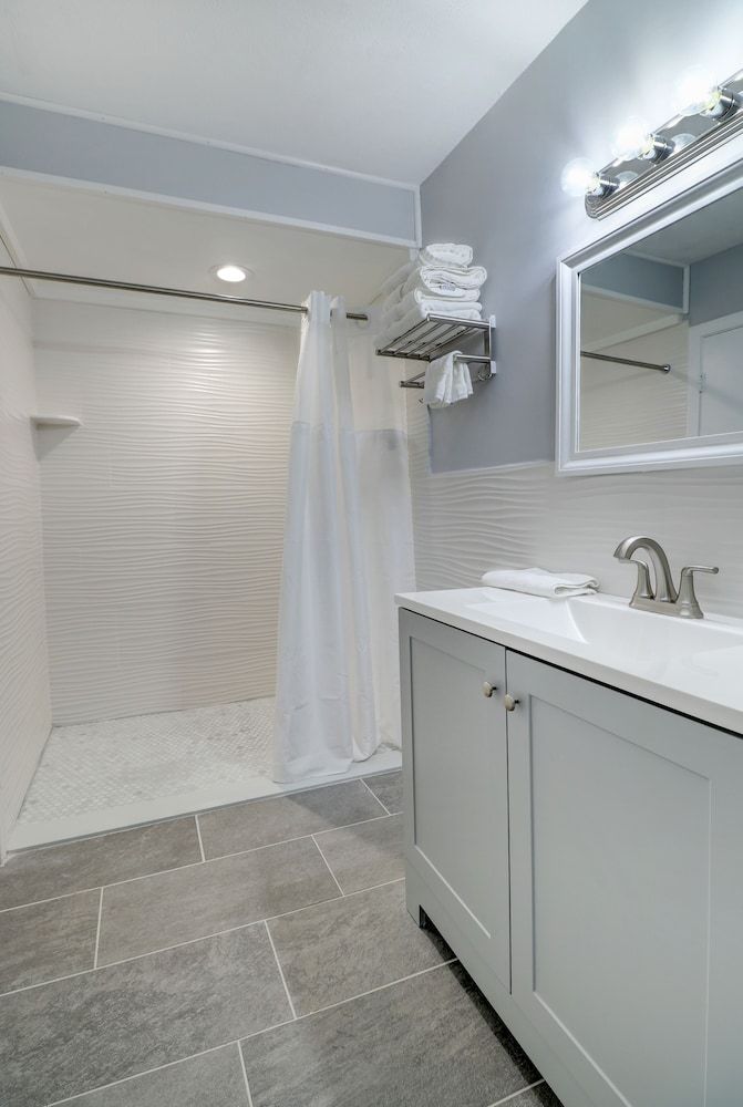 Hamilton Village Inn Apartment 5