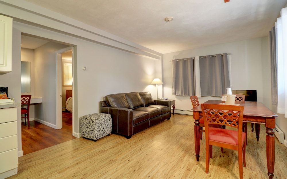 Hamilton Village Inn Apartment 7