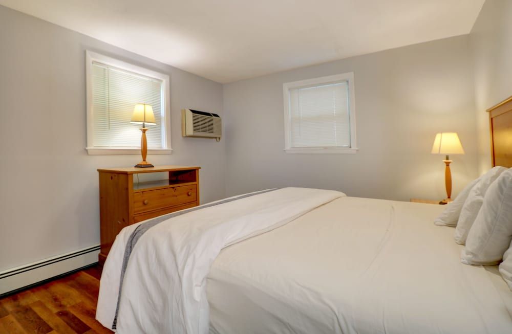 Hamilton Village Inn Apartment