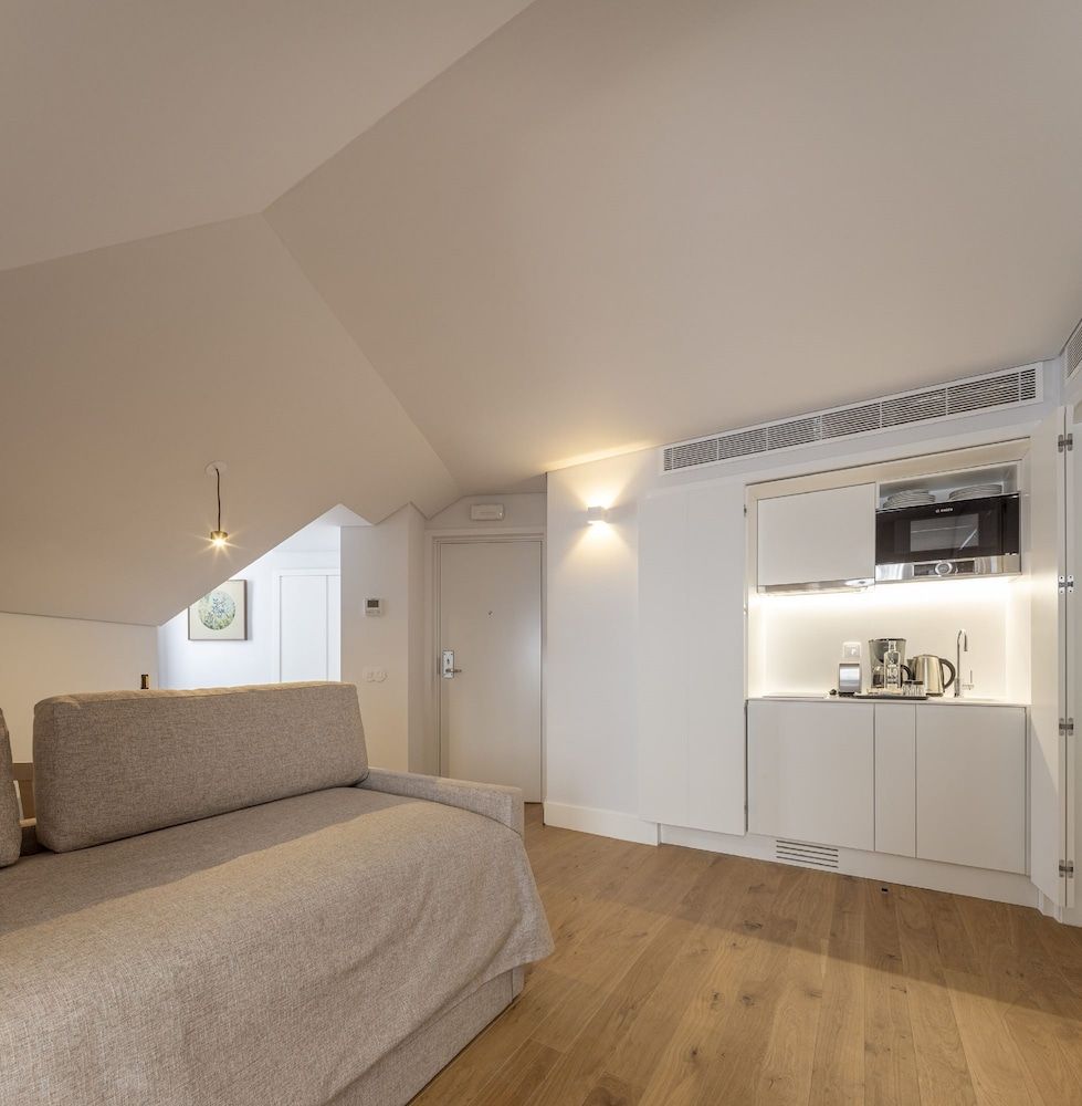 Lisbon Serviced Apartments Madalena Superior Apartment, 1 Bedroom 4