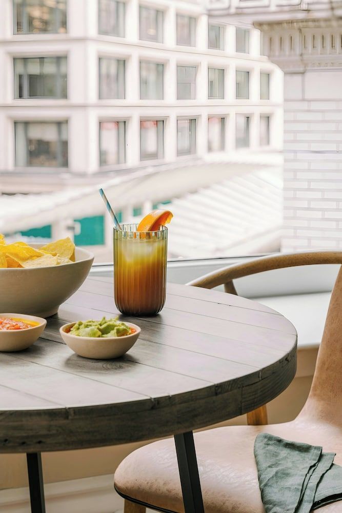 undefined Sonder by Marriott Bonvoy Jewelers Row Apartments Millenium Park 3