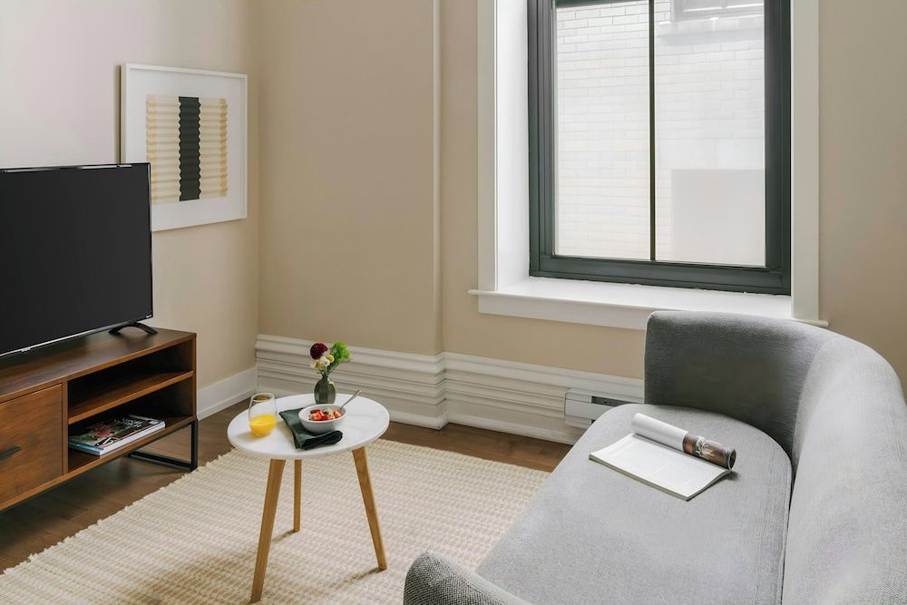 undefined Sonder by Marriott Bonvoy Jewelers Row Apartments Millenium Park