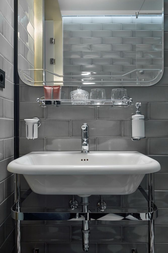 Hotel Collect – Adults Only Superior Double Room, 1 King Bed, Courtyard View 4