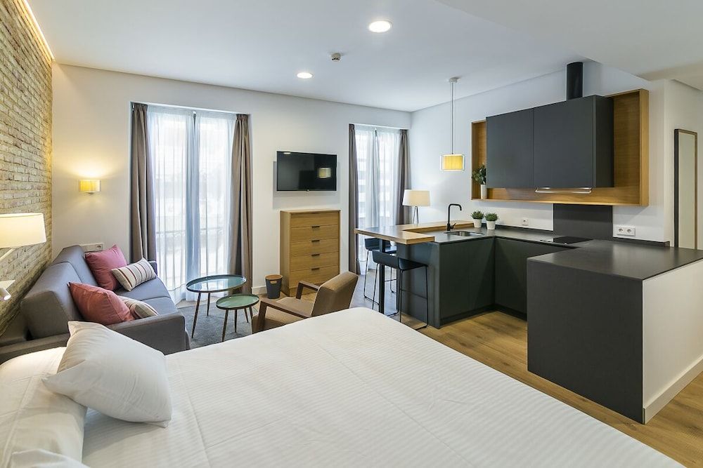 undefined Aquitania Home Suites 4