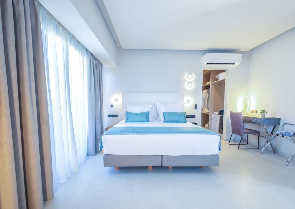 Suite, Sea View