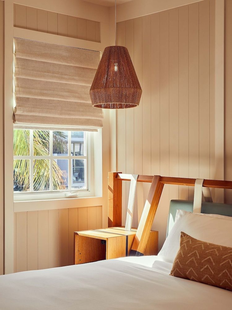 undefined Life House, South of Fifth 10