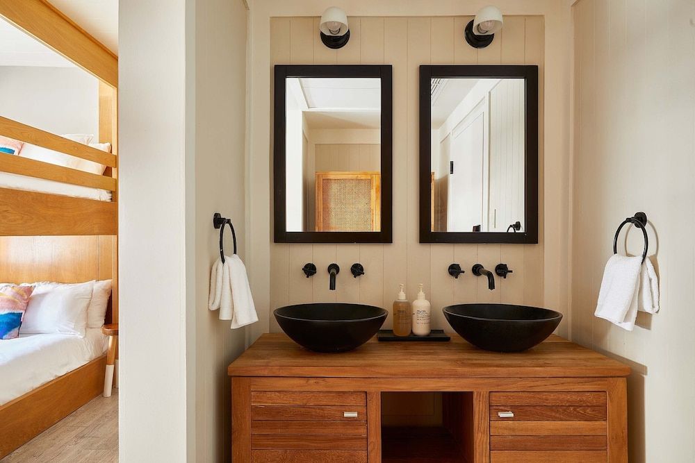 Life House, South of Fifth Deluxe Artist's Loft 3