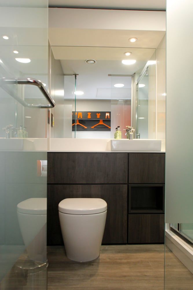 easyHotel Ipswich Double Room 7