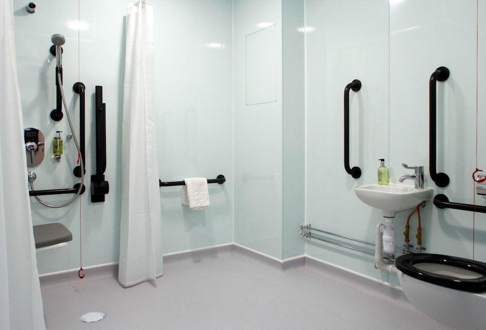 easyHotel Ipswich Double Room, Accessible (No Windows) 4