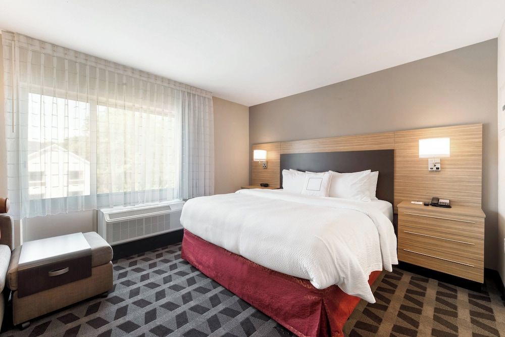 Studio, 1 King Bed with Sofa bed, Non Smoking (Hearing Accessible)